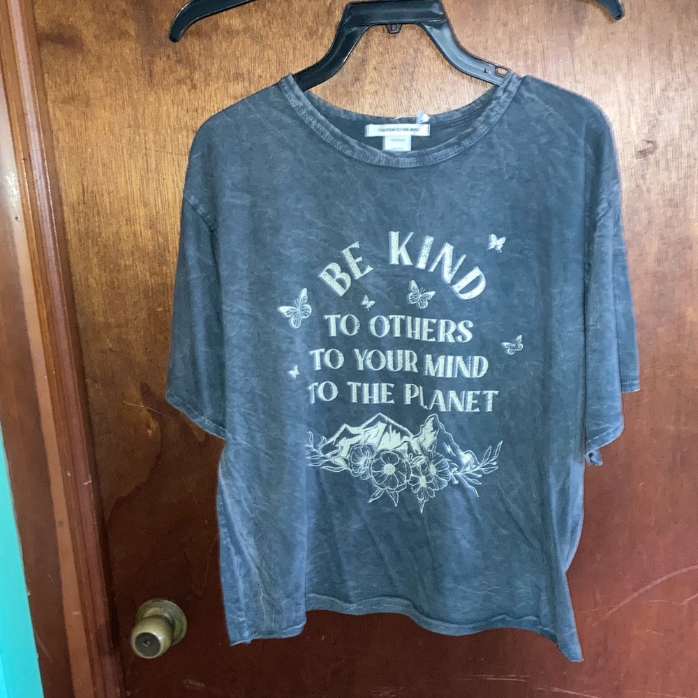 Caution to the wind T shirt new